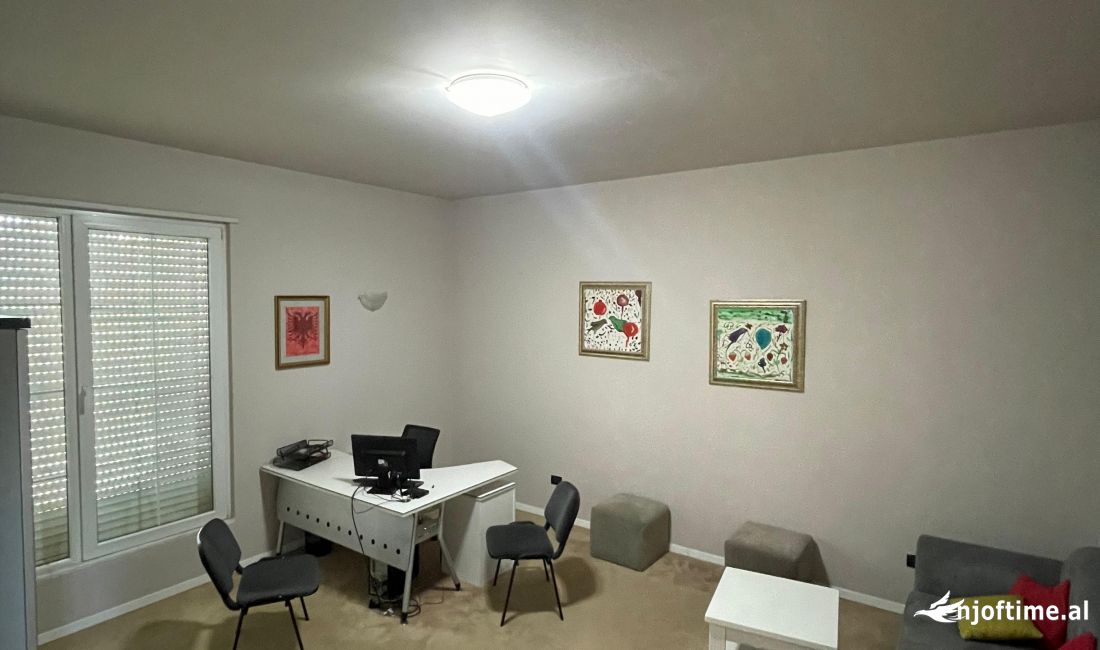 Shtepi ne shitje Apartament ne Tirane, 2+1, Mobilimi Bosh, pa mobiluar, Pagesa 108,000  Euro.