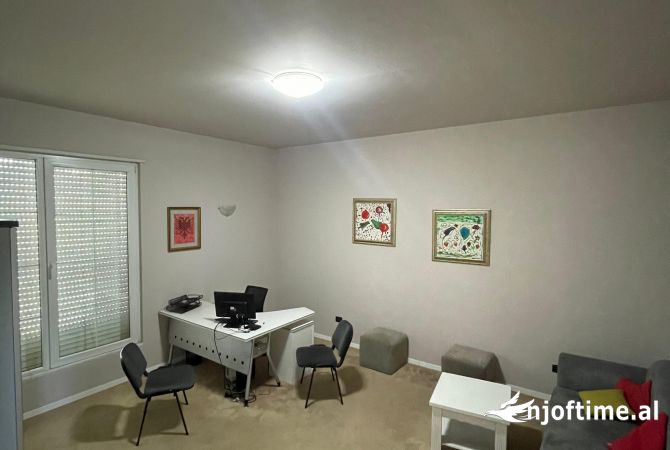 Apartament 2+1 per shitje prane viles L