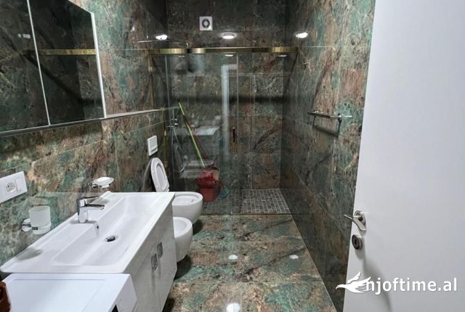 Shtepi me qera Apartament ne Tirane, 2+1, Mobilimi E mobiluar, Pagesa 1,200  Euro.