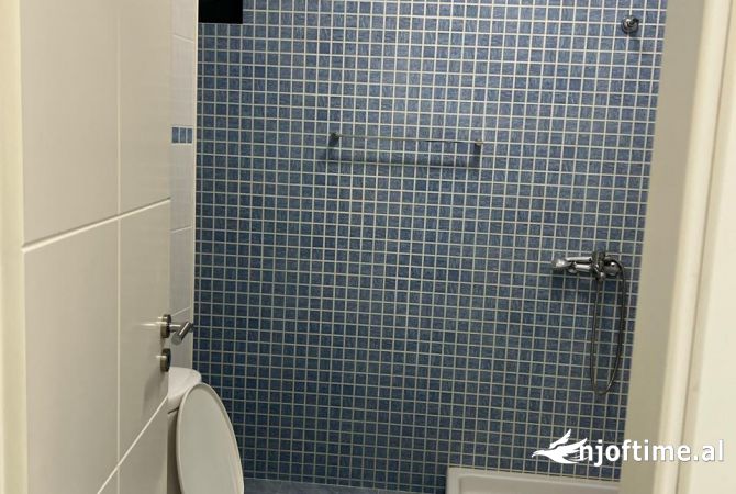 Shtepi me qera Apartament ne Tirane, 2+1, Mobilimi E mobiluar, Pagesa 500  Euro.