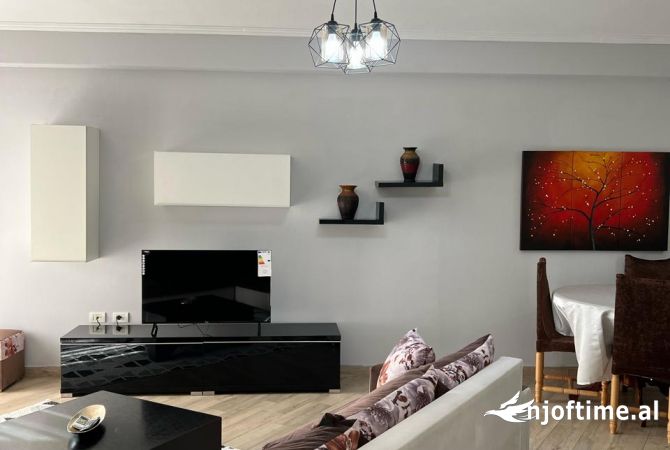 Shtepi me qera 2+1 ne Tirane - 500 Euro