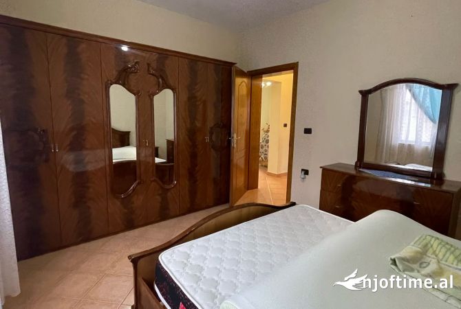 Shtepi me qera 2+1 ne Tirane - 350 Euro