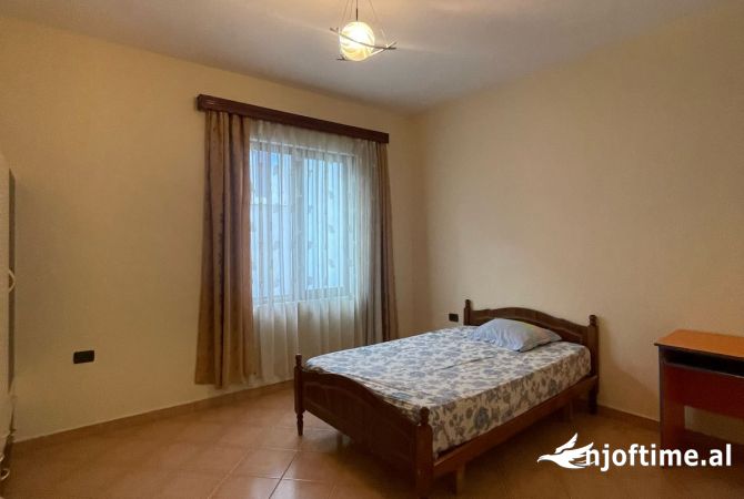 Shtepi me qera 2+1 ne Tirane - 350 Euro