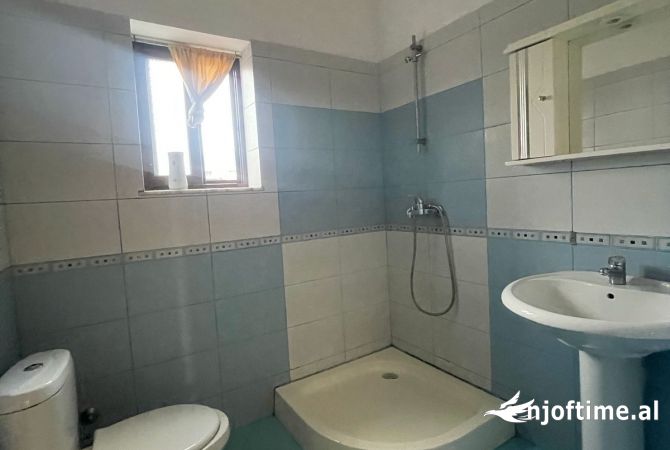 Shtepi me qera Apartament ne Tirane, 2+1, Mobilimi E mobiluar, Pagesa 350  Euro.