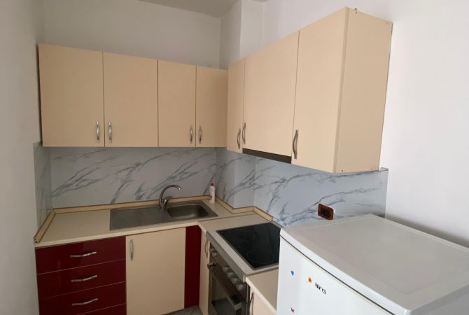 Shtepi me qera 1+1 ne Tirane - 30,000 Leke