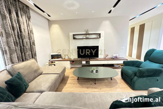 Shtepi me qera 2+1 ne Tirane - 1,400 Euro