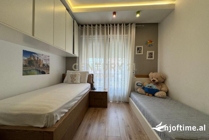 Shtepi me qera Apartament ne Tirane, 2+1, Mobilimi E mobiluar, Pagesa 1,400  Euro.