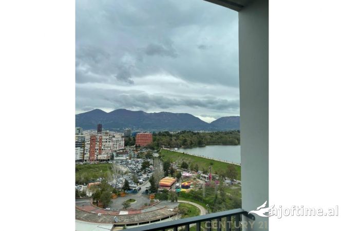 Shtepi me qera 2+1 ne Tirane - 1,300 Euro
