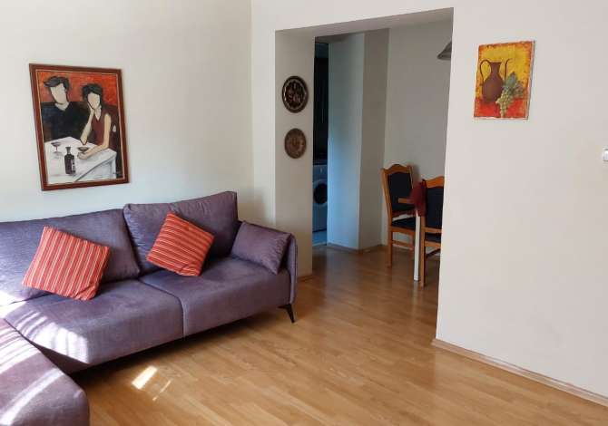 Shtepi me qera 2+1 ne Tirane - 650 Euro