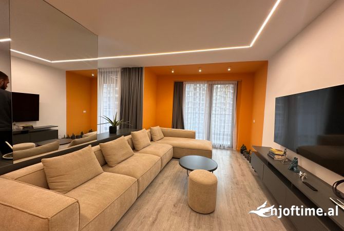 Shtepi me qera 2+1 ne Tirane - 900 Euro
