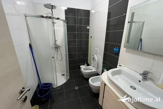 Shtepi me qera 2+1 ne Tirane - 55,000 Leke