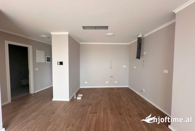 Ambient biznesi me qera 3+1 ne Tirane - 800 Euro