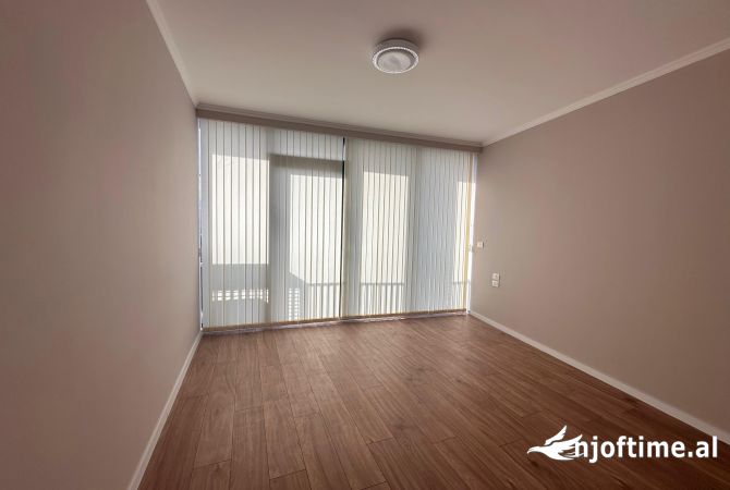 Ambient biznesi me qera 3+1 ne Tirane - 800 Euro