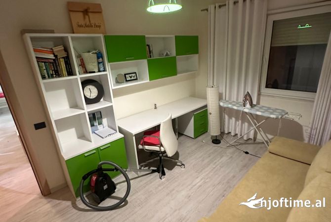 Shtepi me qera Apartament ne Tirane, 2+1, Mobilimi E mobiluar, Pagesa 500  Euro.
