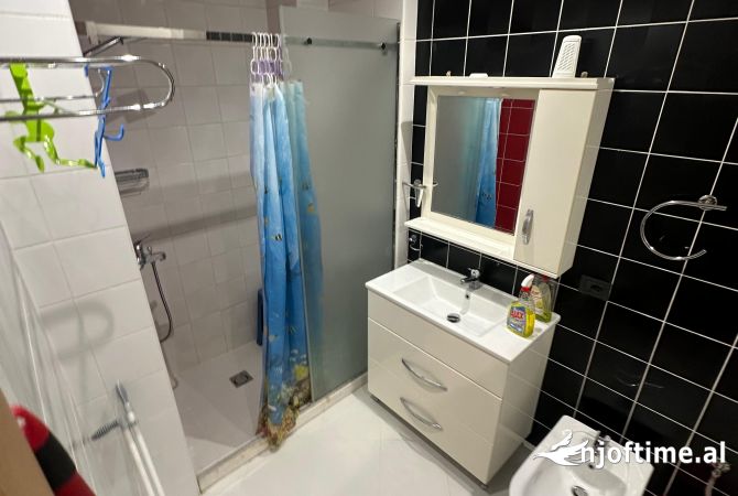 Shtepi me qera Apartament ne Tirane, 2+1, Mobilimi E mobiluar, Pagesa 500  Euro.