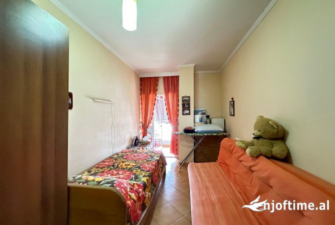 Shtepi ne shitje Apartament ne Tirane, 2+1, Mobilimi Bosh, pa mobiluar, Pagesa 158,000  Euro.