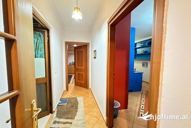 Shtepi ne shitje Apartament ne Tirane, 2+1, Mobilimi Bosh, pa mobiluar, Pagesa 158,000  Euro.