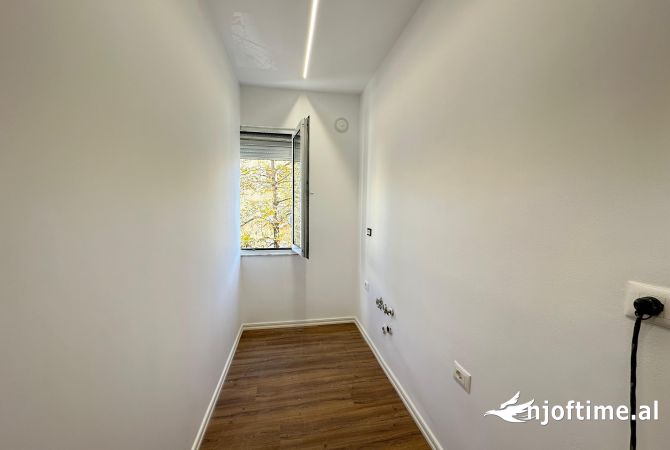 Shtepi ne shitje Apartament ne Tirane, 1+1, Mobilimi Bosh, pa mobiluar, Pagesa 135,000  Euro.