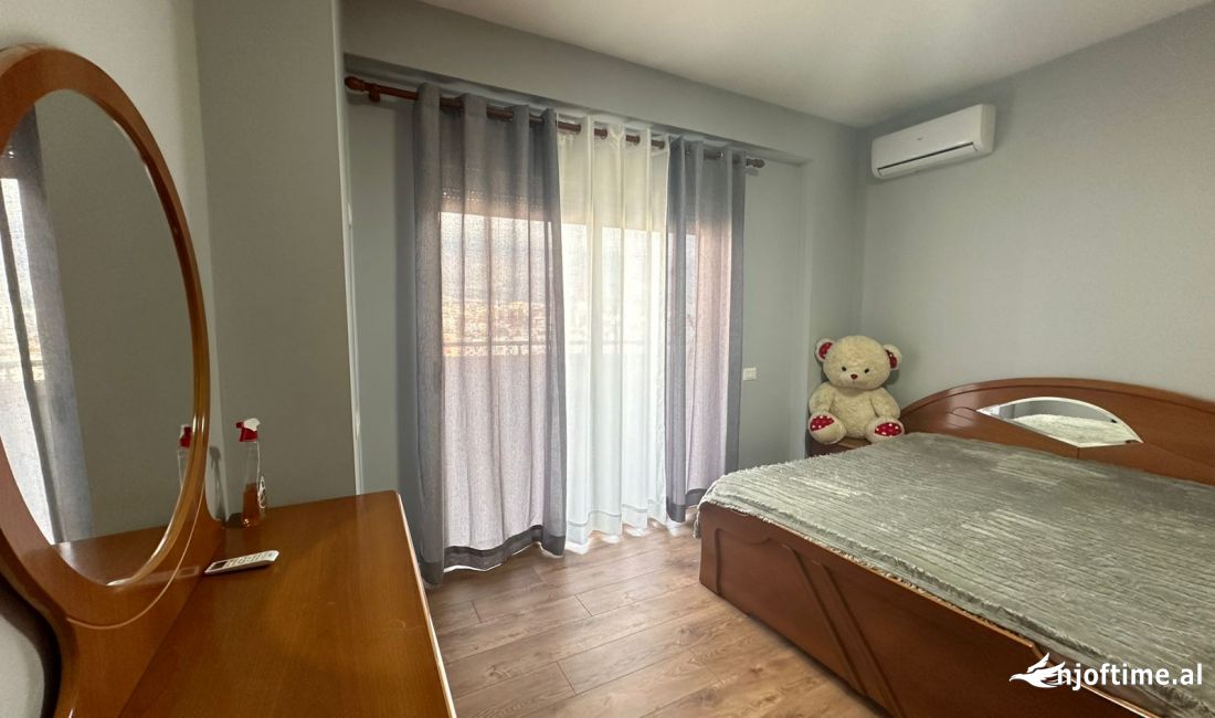 Shtepi me qera Apartament ne Tirane, 1+1, Mobilimi E mobiluar, Pagesa 500  Euro.