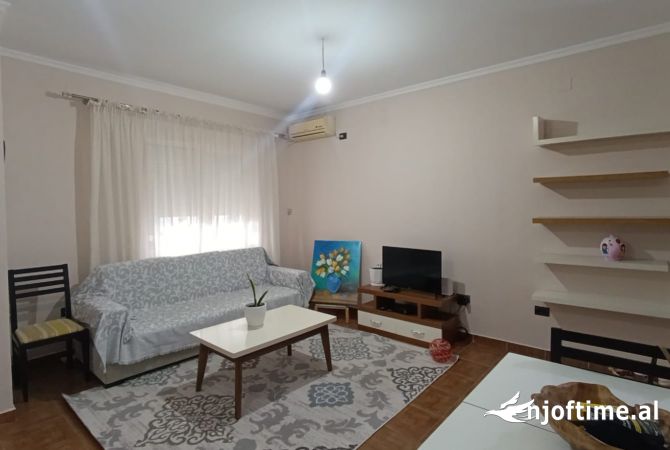 Shtepi me qera 1+1 ne Tirane - 40,000 Leke