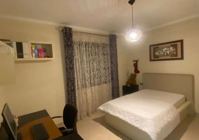 Shtepi me qera Apartament ne Tirane, 2+1, Mobilimi E mobiluar, Pagesa 500  Euro.