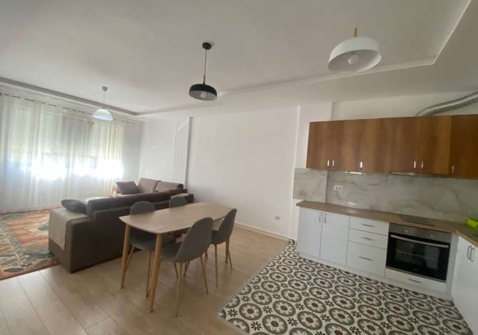 Shtepi ne shitje Apartament ne Tirane, 1+1, Mobilimi E mobiluar, Pagesa 142,000  Euro.