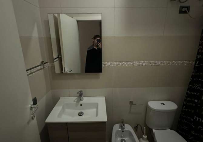 Shtepi me qera Apartament ne Tirane, 2+1, Mobilimi E mobiluar, Pagesa 600  Euro.