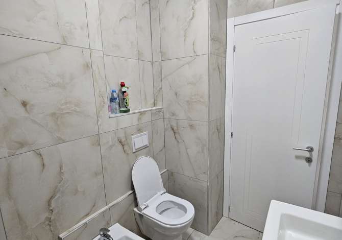 Shtepi me qera Apartament ne Tirane, 2+1, Mobilimi E mobiluar, Pagesa 700  Euro.