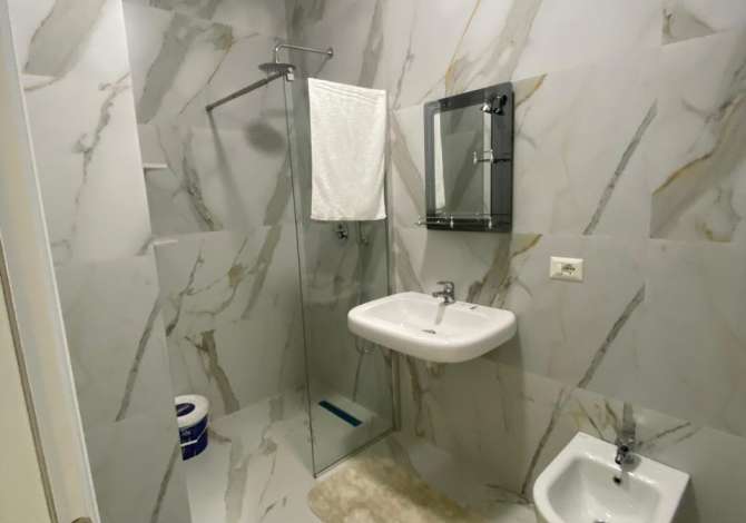 Shtepi me qera Apartament ne Tirane, 2+1, Mobilimi E mobiluar, Pagesa 600  Euro.