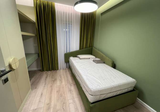 Shtepi me qera Apartament ne Tirane, 3+1, Mobilimi E mobiluar, Pagesa 1,800  Euro.