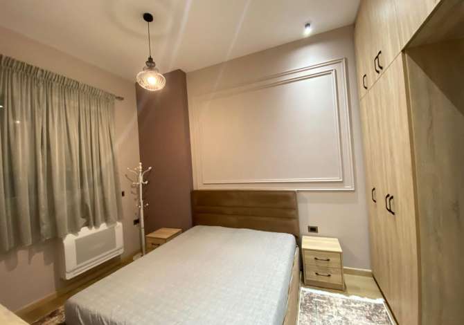 Shtepi ne shitje Apartament ne Tirane, 2+1, Mobilimi E mobiluar, Pagesa 150,000  Euro.