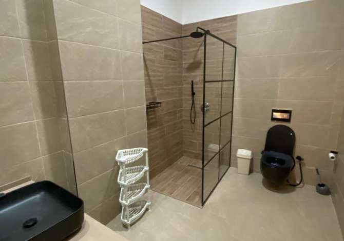 Shtepi ne shitje Apartament ne Tirane, 2+1, Mobilimi E mobiluar, Pagesa 150,000  Euro.