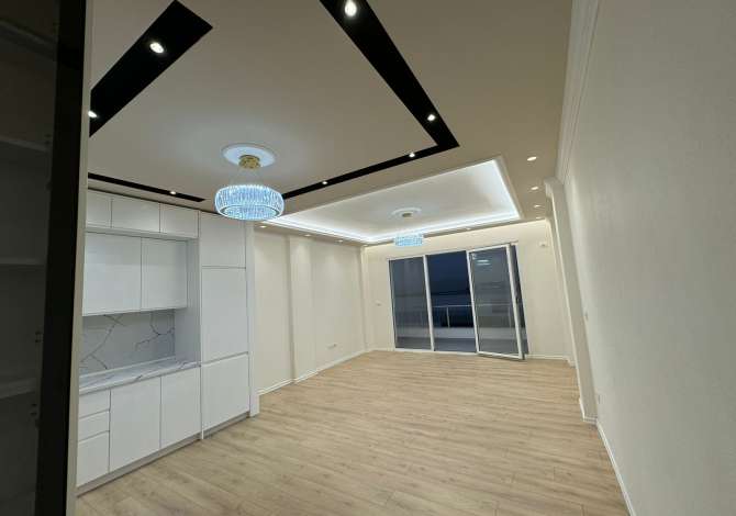 Shtepi ne shitje Apartament ne Tirane, 3+1, Mobilimi E mobiluar, Pagesa 220,000  Euro.