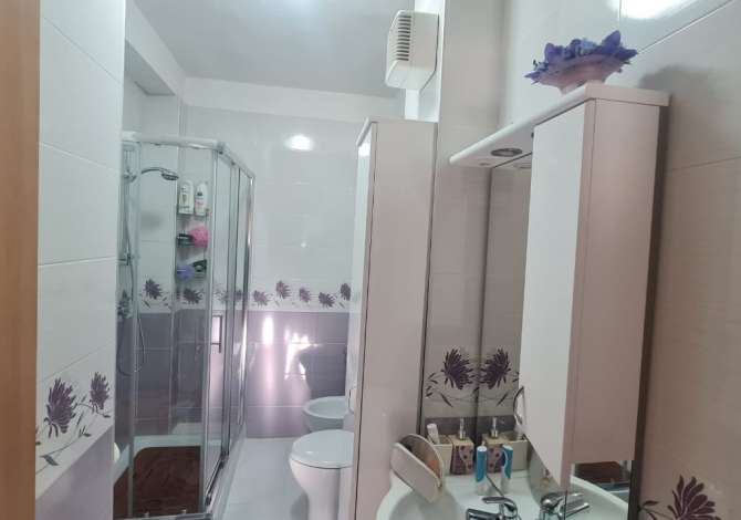 Shtepi me qera Apartament ne Tirane, 2+1, Mobilimi E mobiluar, Pagesa 600  Euro.