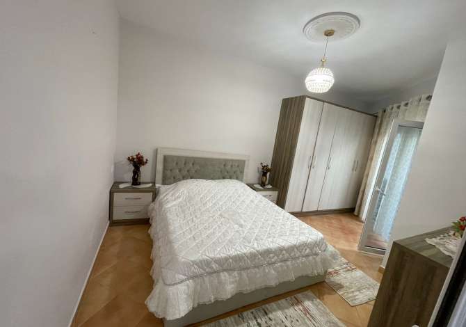 Shtepi me qera Apartament ne Tirane, 1+1, Mobilimi E mobiluar, Pagesa 500  Euro.