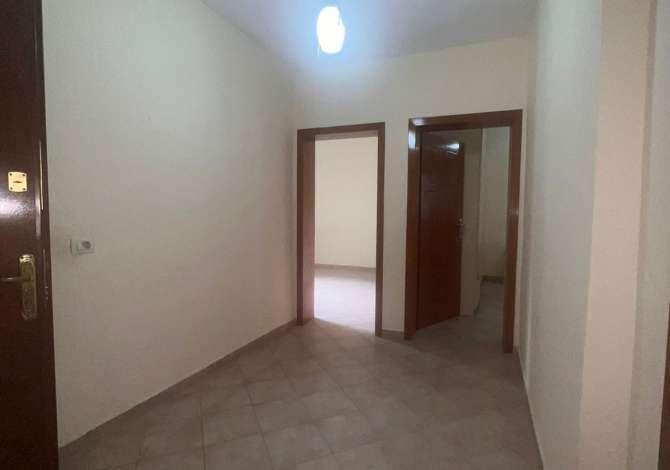 Shtepi me qera Apartament ne Tirane, 3+1, Mobilimi Bosh, pa mobiluar, Pagesa 40,000  Leke.