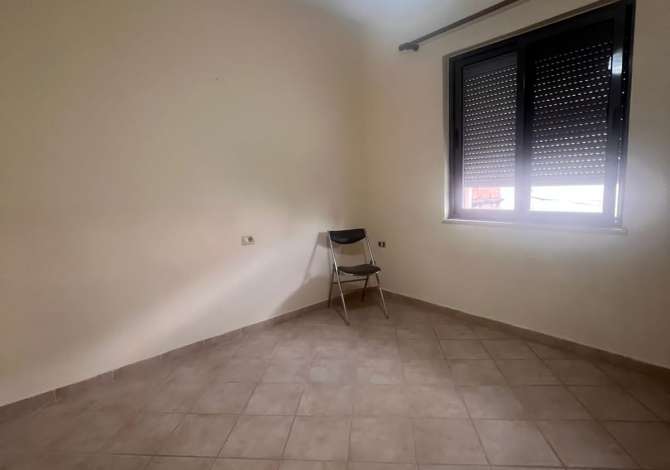 Shtepi me qera Apartament ne Tirane, 3+1, Mobilimi Bosh, pa mobiluar, Pagesa 40,000  Leke.