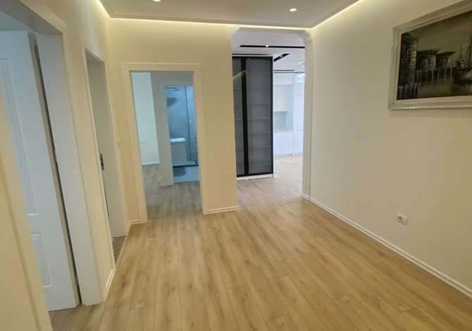 Shtepi ne shitje Apartament ne Tirane, 3+1, Mobilimi E mobiluar, Pagesa 235,000  Euro.