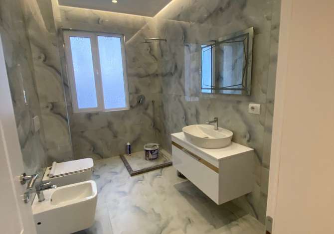 Shtepi ne shitje Apartament ne Tirane, 3+1, Mobilimi E mobiluar, Pagesa 235,000  Euro.