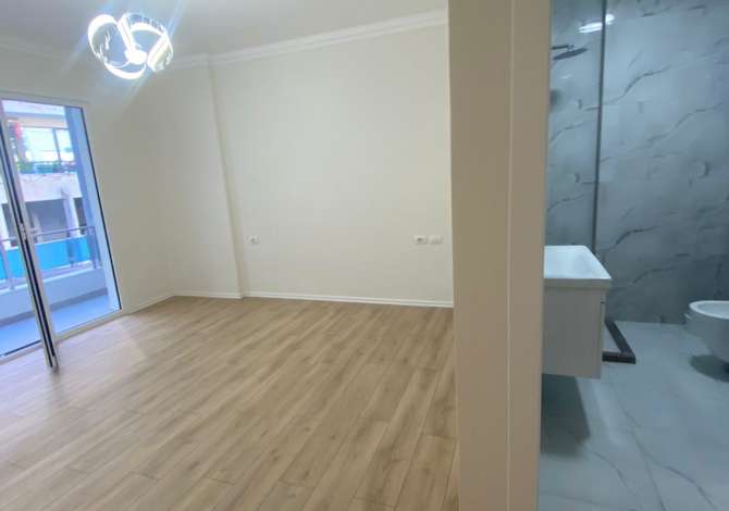 Shtepi ne shitje Apartament ne Tirane, 3+1, Mobilimi E mobiluar, Pagesa 235,000  Euro.