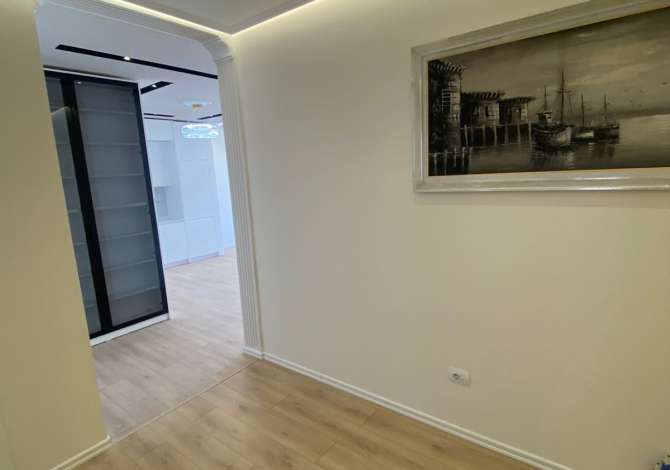 Shtepi ne shitje Apartament ne Tirane, 3+1, Mobilimi E mobiluar, Pagesa 235,000  Euro.