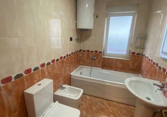 Shtepi ne shitje Apartament ne Tirane, 3+1, Mobilimi Bosh, pa mobiluar, Pagesa 225,000  Euro.