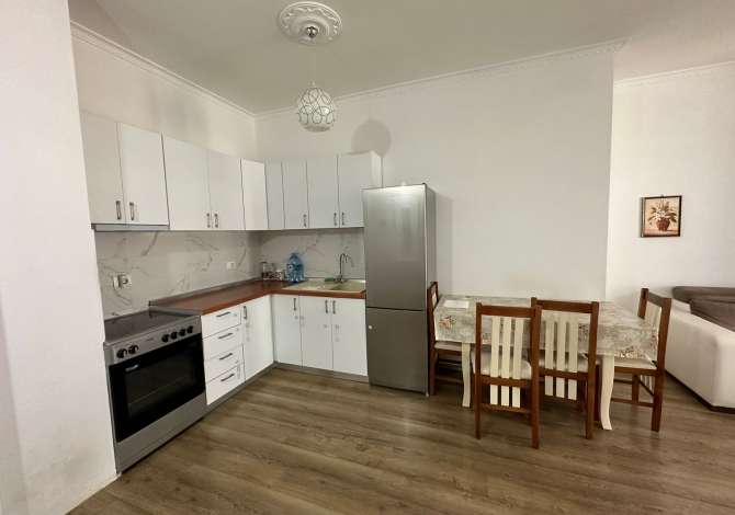 Shtepi me qera Apartament ne Tirane, 2+1, Mobilimi E mobiluar, Pagesa 800  Euro.