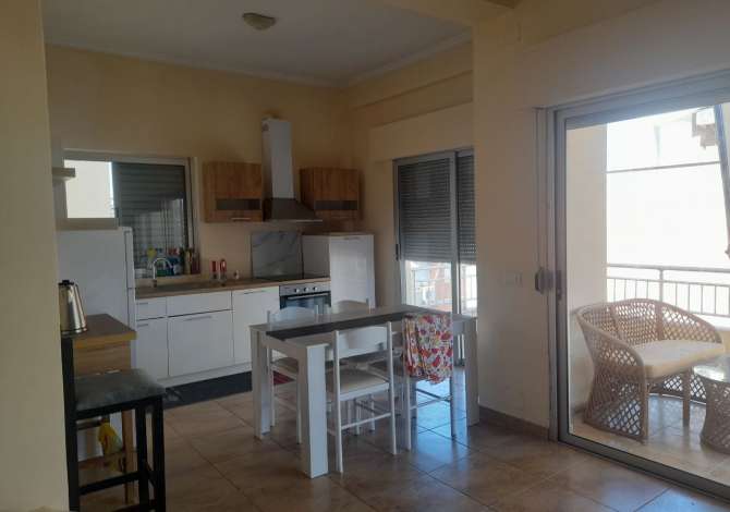Shtepi me qera Apartament ne Tirane, 3+1, Mobilimi E mobiluar, Pagesa 600  Euro.
