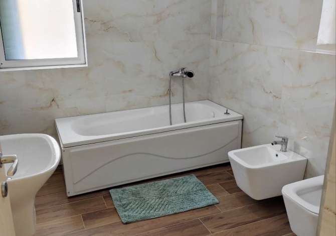 Shtepi me qera Apartament ne Tirane, 3+1, Mobilimi E mobiluar, Pagesa 600  Euro.