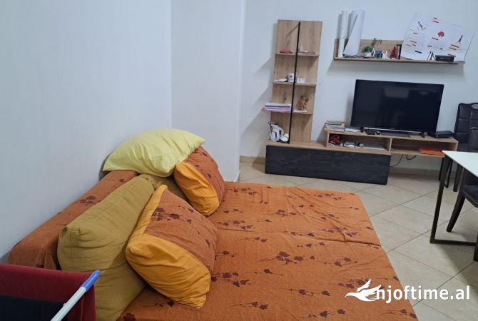 Shtepi me qera 2+1 ne Tirane - 500 Euro