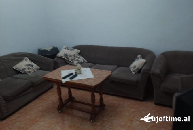 Shtepi me qera 3+1 ne Tirane - 470 Euro