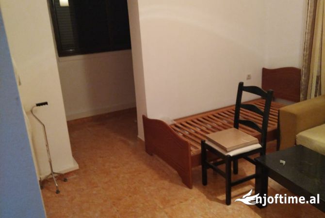 Shtepi me qera Apartament ne Tirane, 3+1, Mobilimi E mobiluar, Pagesa 470  Euro.