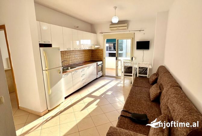 Shtepi ne shitje Apartament ne Tirane, 1+1, Mobilimi E mobiluar, Pagesa 145,000  Euro.
