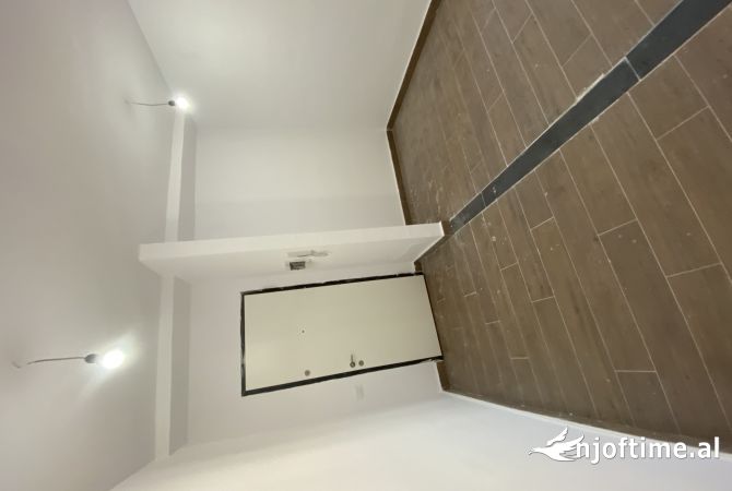 Shtepi ne shitje Apartament ne Tirane, 1+1, Mobilimi Bosh, pa mobiluar, Pagesa 74,000  Euro.